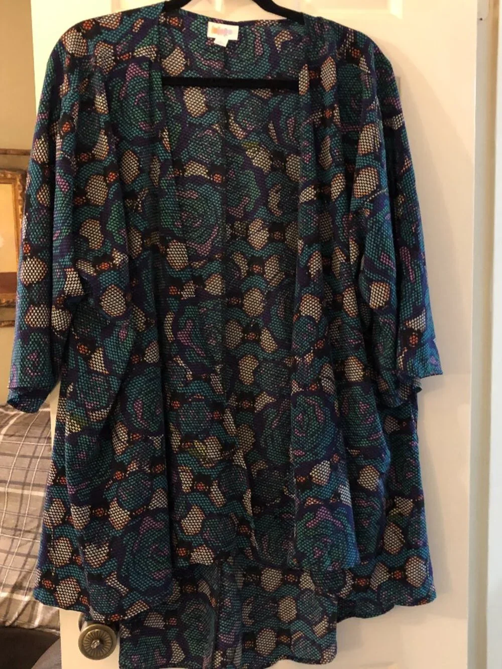 225 NAVY FLORAL L LINDSEY LULAROE